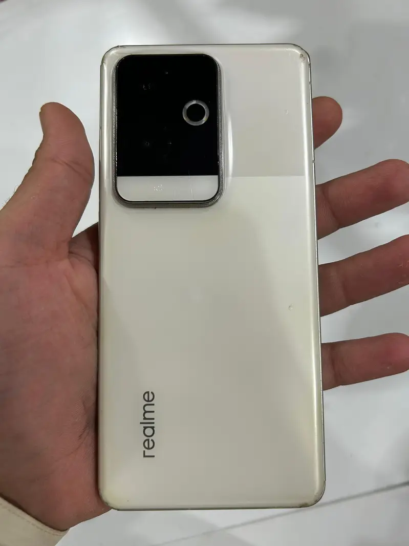 Realme Gt 6 PTA approved 10/10 New snapdragon 8 Gen 3 pubg 120 fps